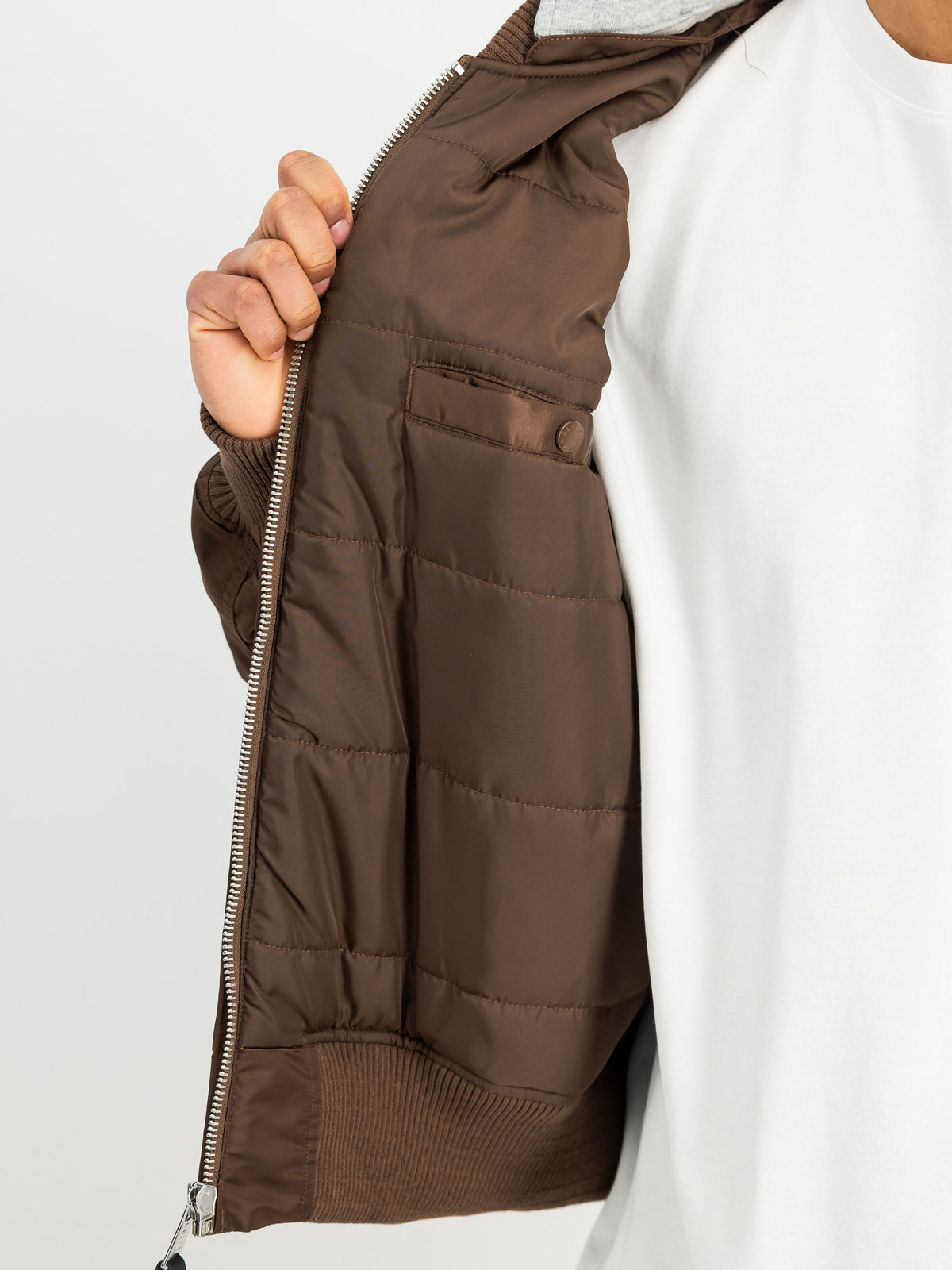 Alpha Industries – MA-1 Zip Hood Backprint Bomber Jacket – Powder Brown