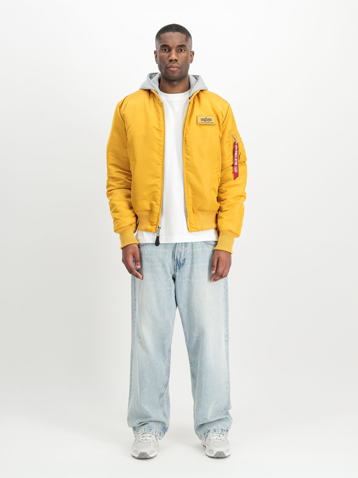 Alpha Industries – MA-1 Zip Hood Backprint Bomber Jacket – Wheat