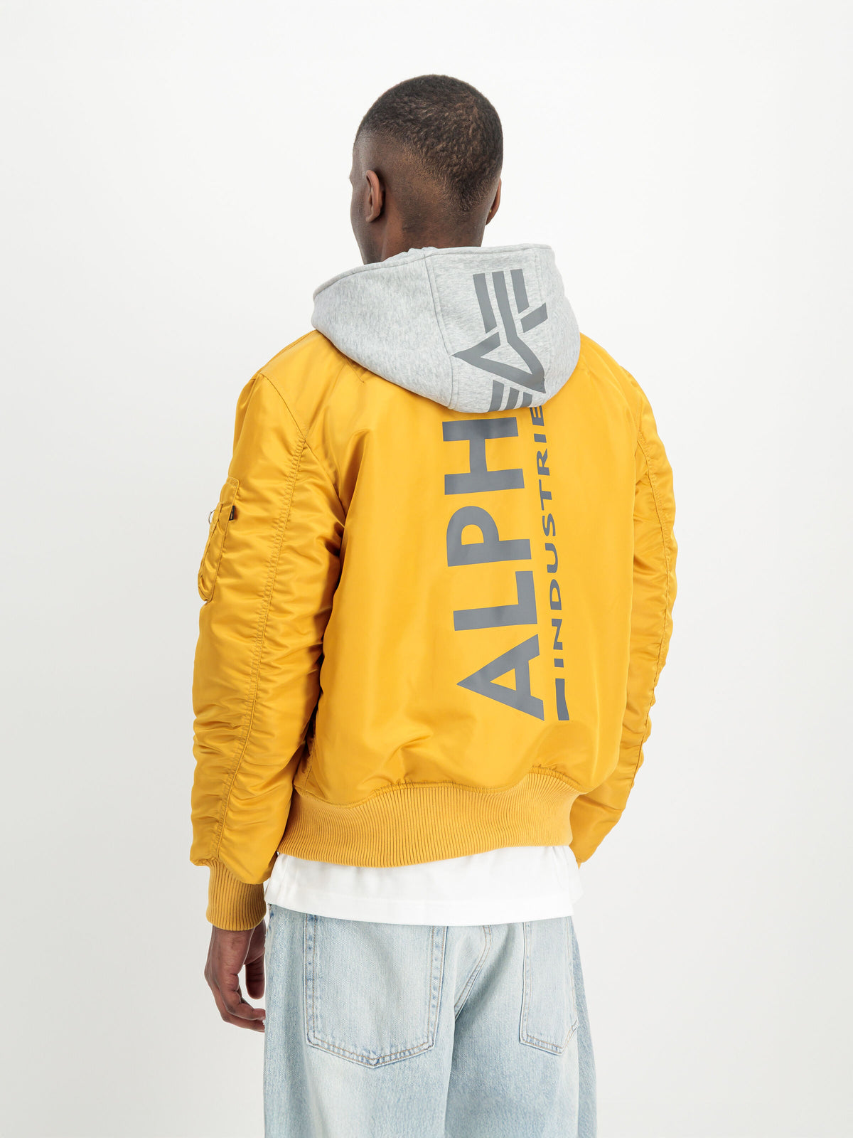 Alpha Industries – MA-1 Zip Hood Backprint Bomber Jacket – Wheat