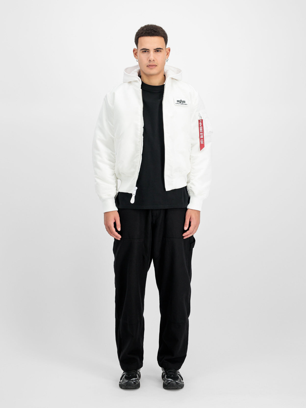 Alpha Industries – MA-1 Zip Hood Backprint Bomber Jacket – White/Black