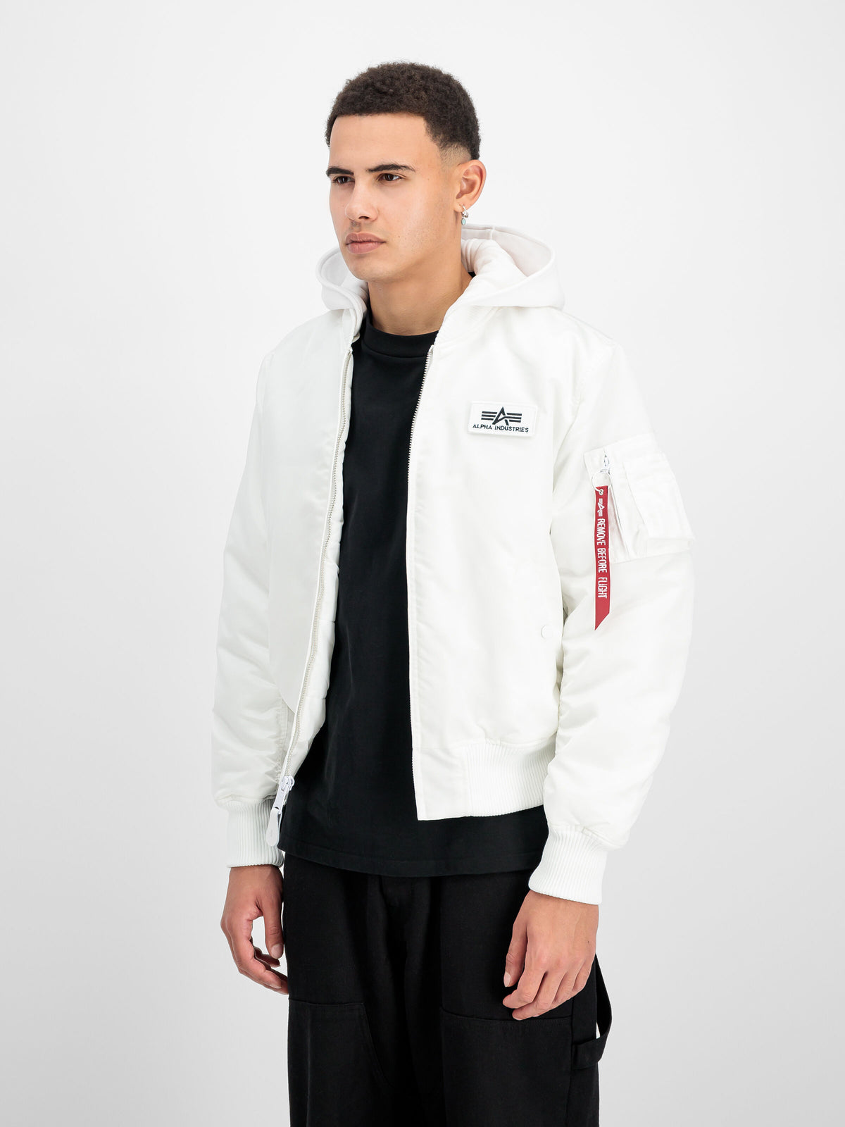 Alpha Industries – MA-1 Zip Hood Backprint Bomber Jacket – White/Black