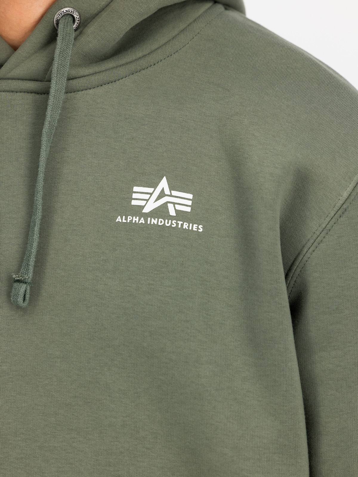 Alpha Industries – Basic Small Logo Hoodie – Dark Olive