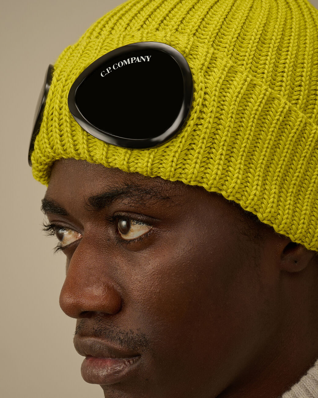 Extrafine Merino Wool Goggle Beanie CP Company® AW25 - Green Sheen Yellow