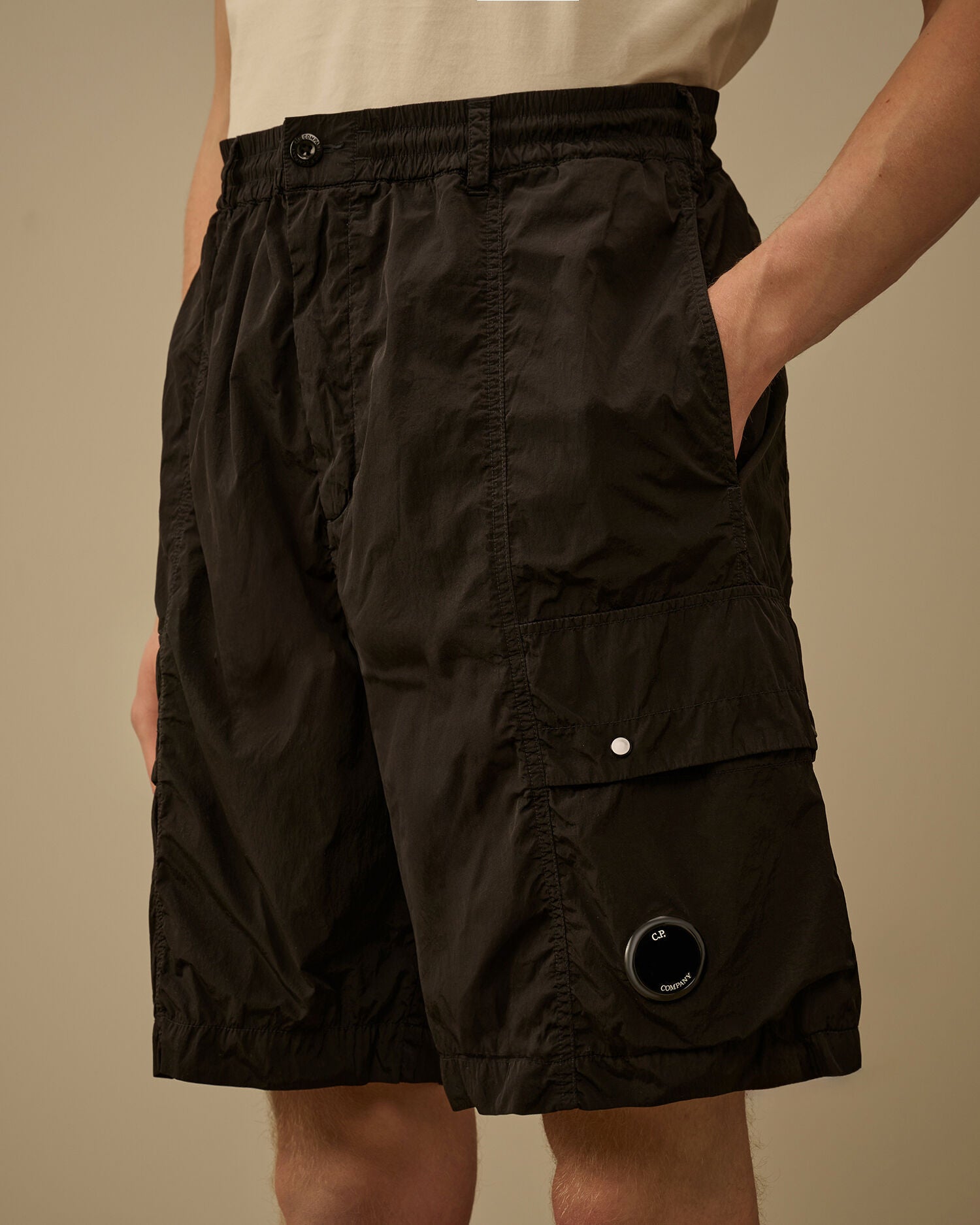 Chrome-R Lens Boxy Cargo Shorts C.P. Company - Black