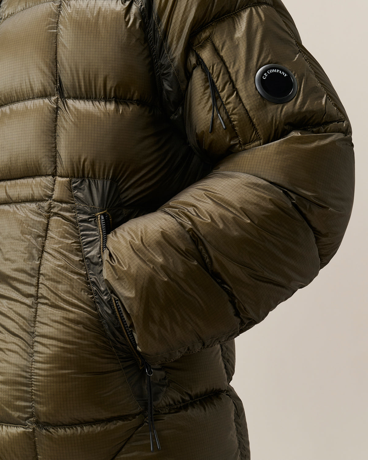 C.P. Company D.D. Shell Hooded Puffer Jacket - Ivy Green, detail 3