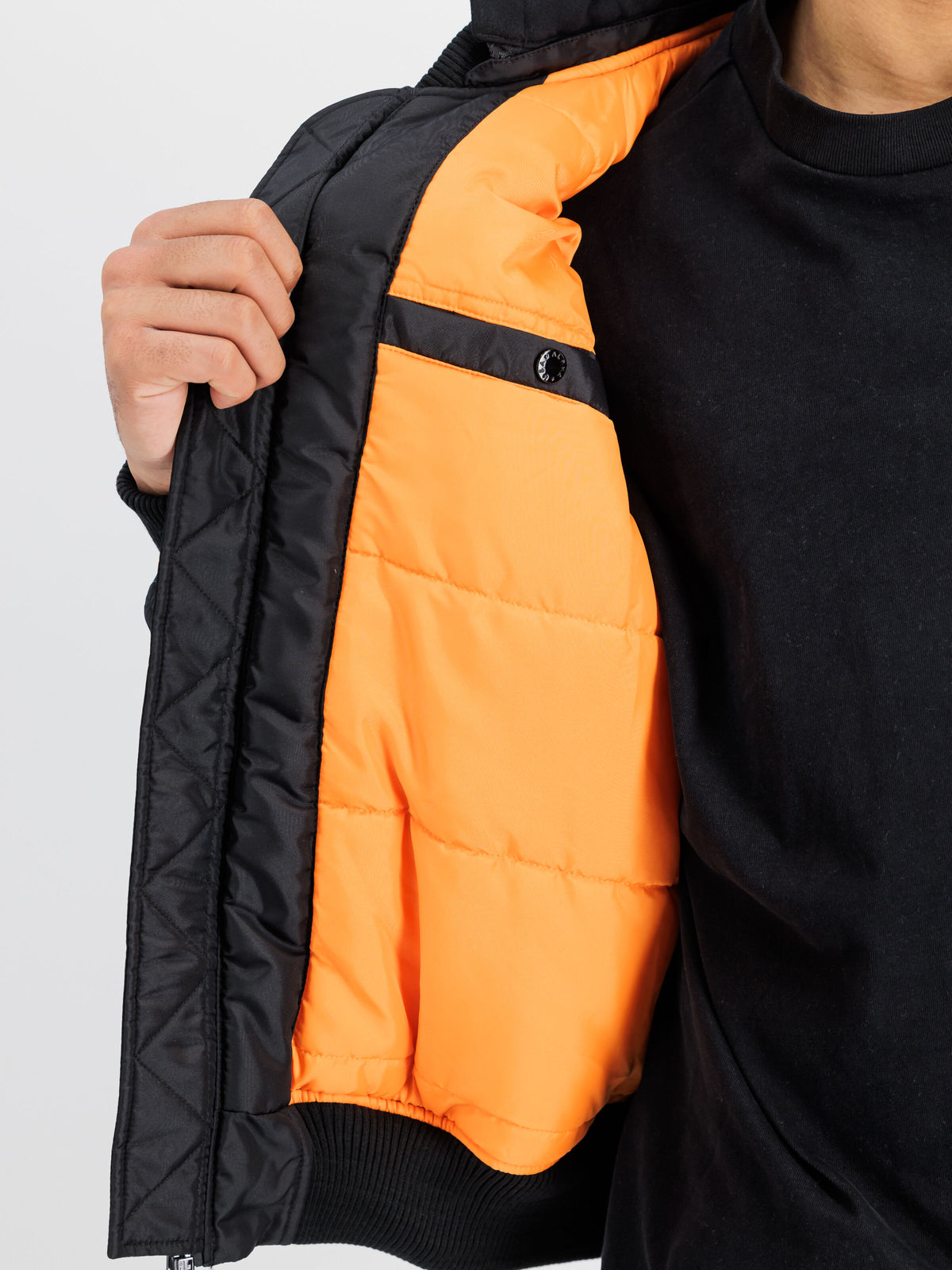 Alpha Industries – MA-1 TT Hood Two Tone Cold Weather Bomber Jacket – Black