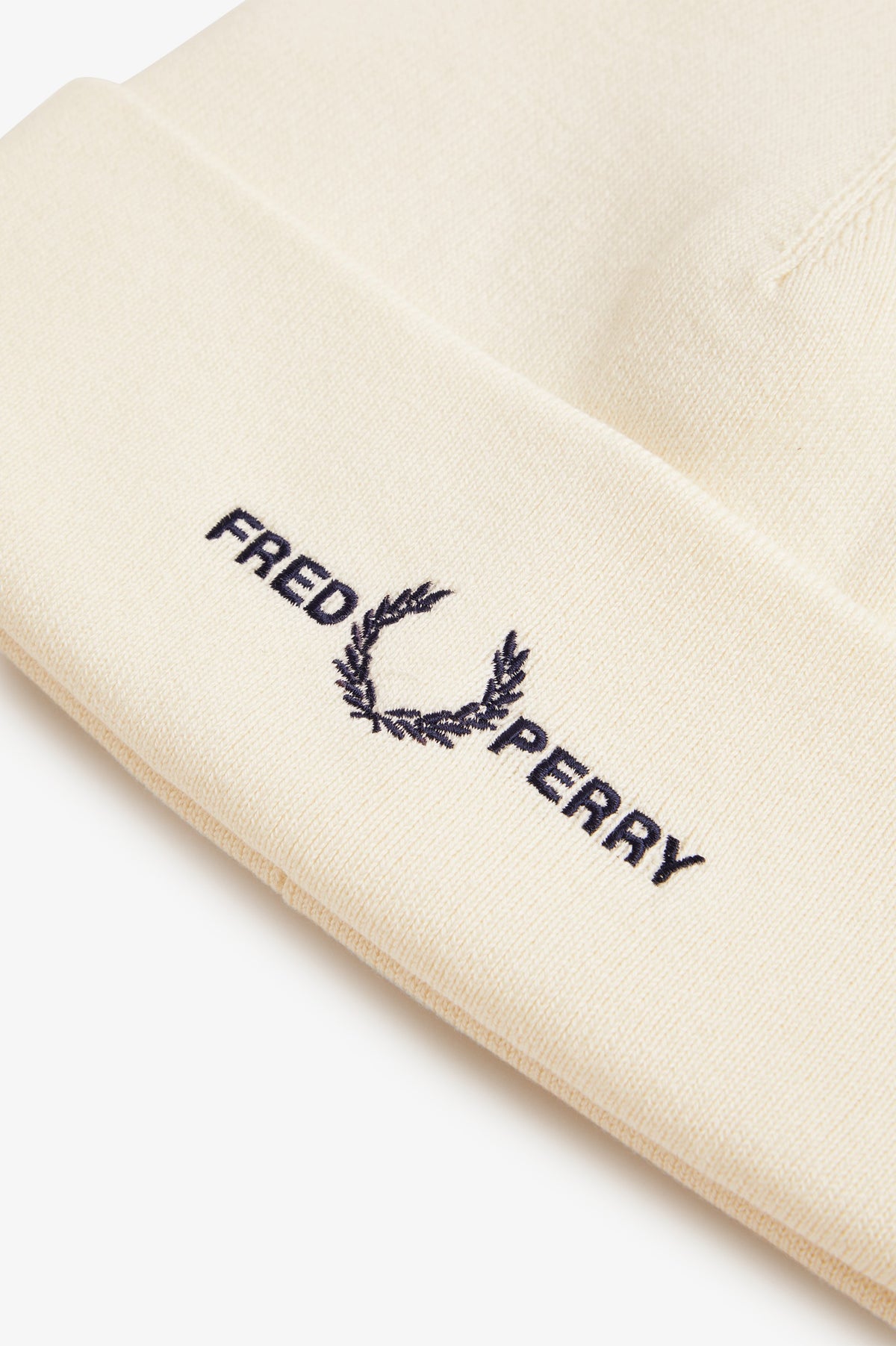 Fred Perry Graphic Beanie Ecru/Dark Airforce