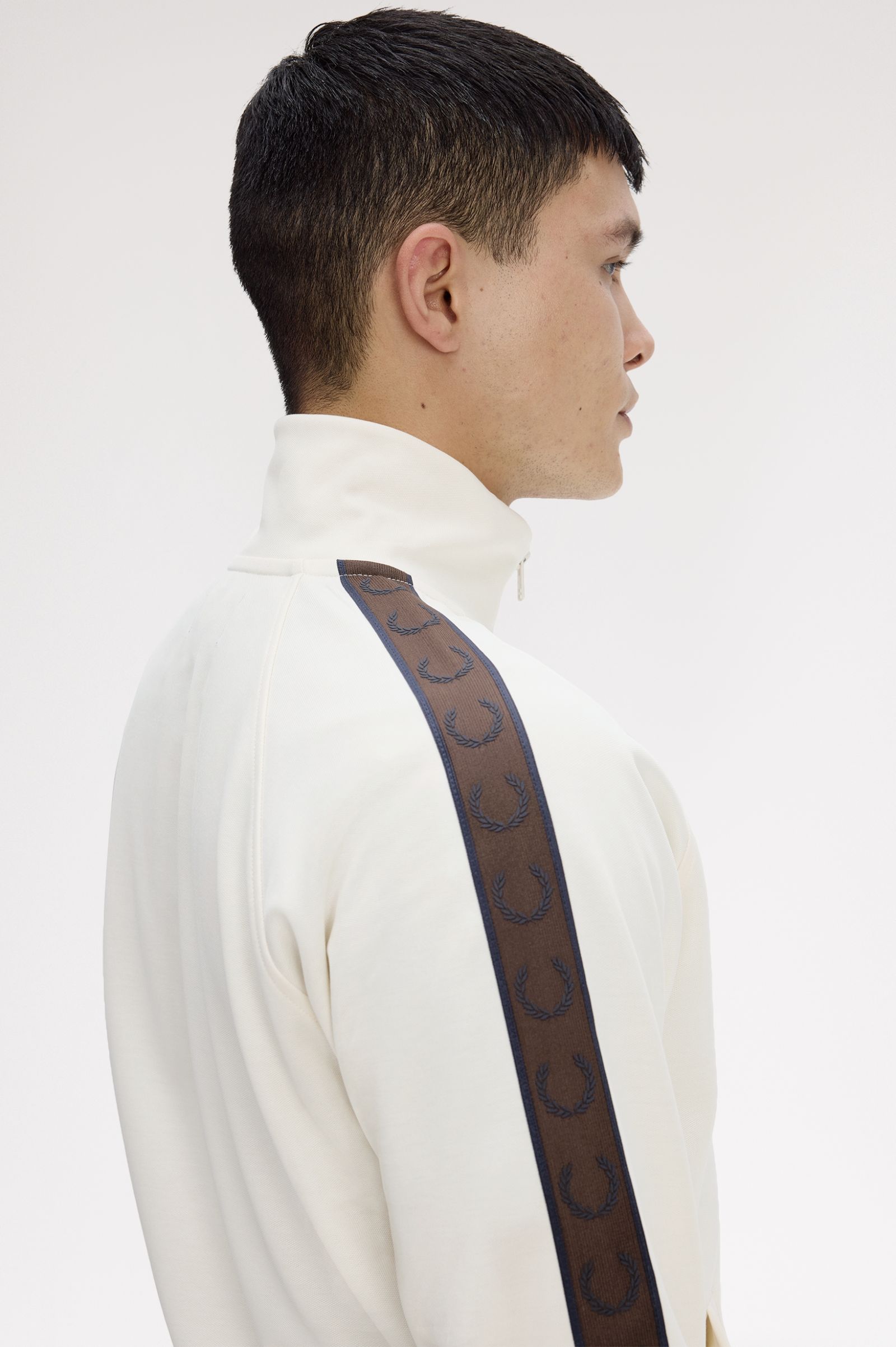 Contrast Tape Track Jacket Fred Perry AW25 - Ecru / Burnt Tobacco