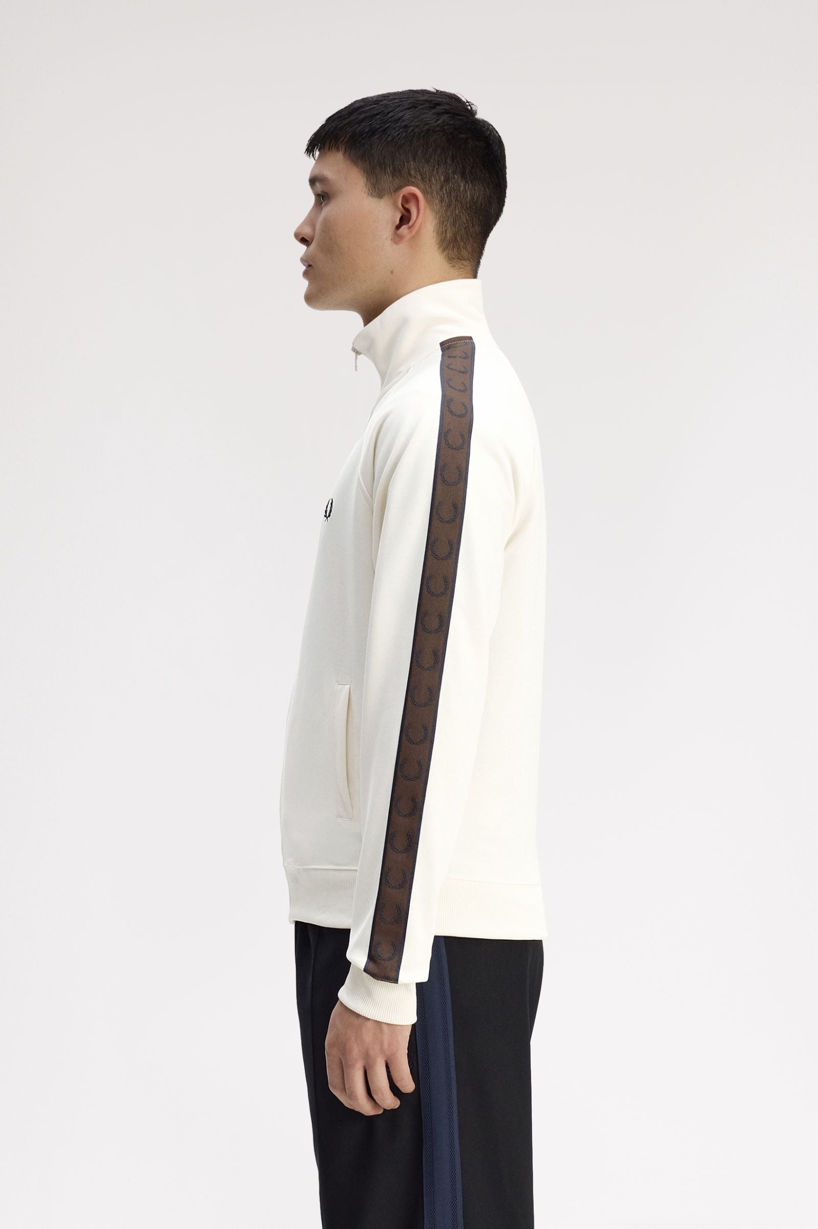 Contrast Tape Track Jacket Fred Perry AW25 - Ecru / Burnt Tobacco