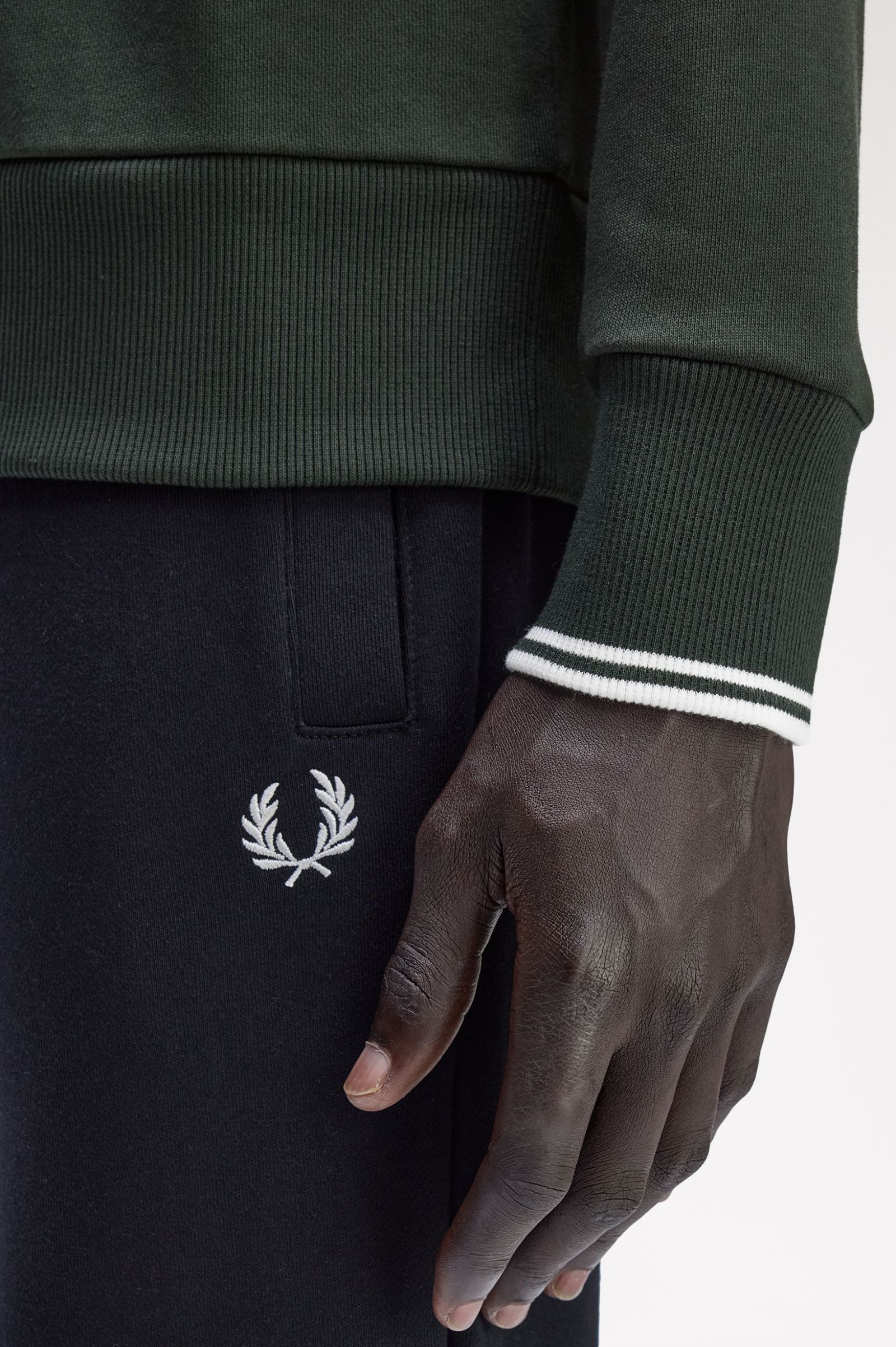 Crew Neck Sweatshirt Fred Perry AW25 - Night Green / Snow White