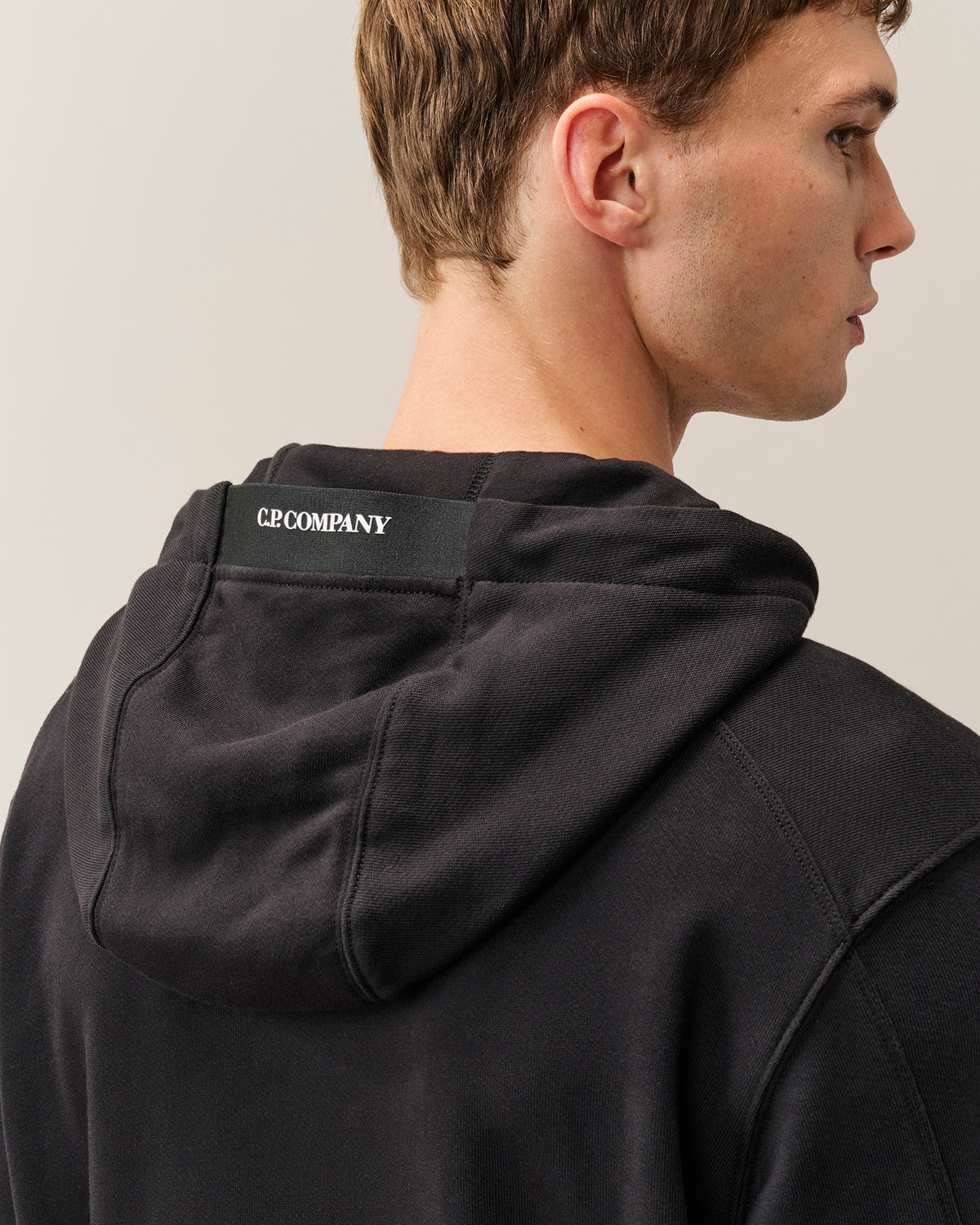 C.P. Company Sweatshirts Sweat Hooded in Diagonal Raised Fleece - Black, detail 4