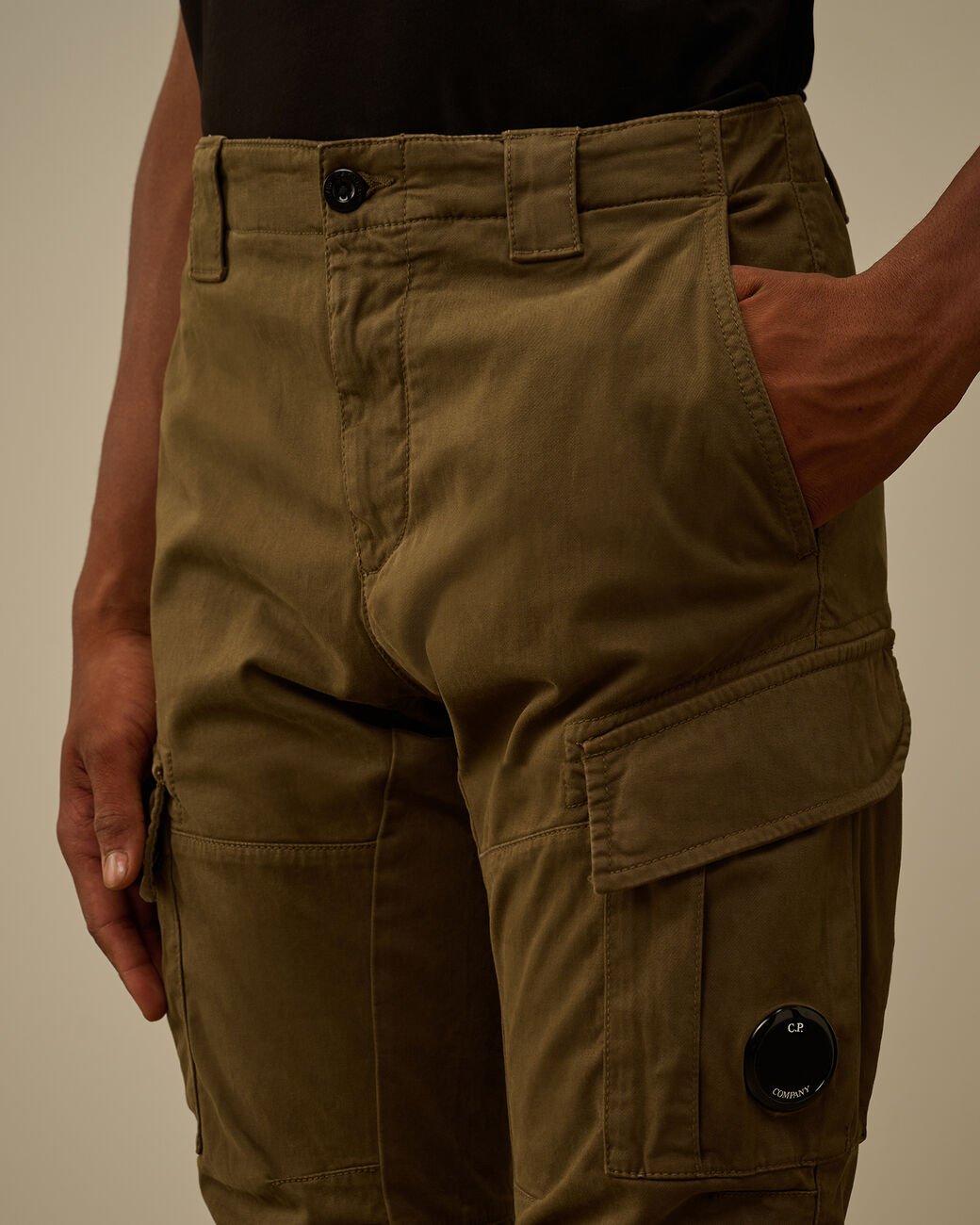 Stretch Sateen Ergonomic Lens Cargo Pants CP Company® AW25 - Ivy Green