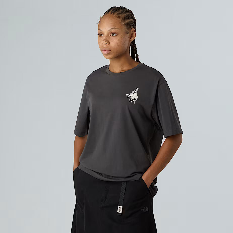 Powder Days Relaxed Graphic T-Shirt The North Face AW25 - Asphalt Grey