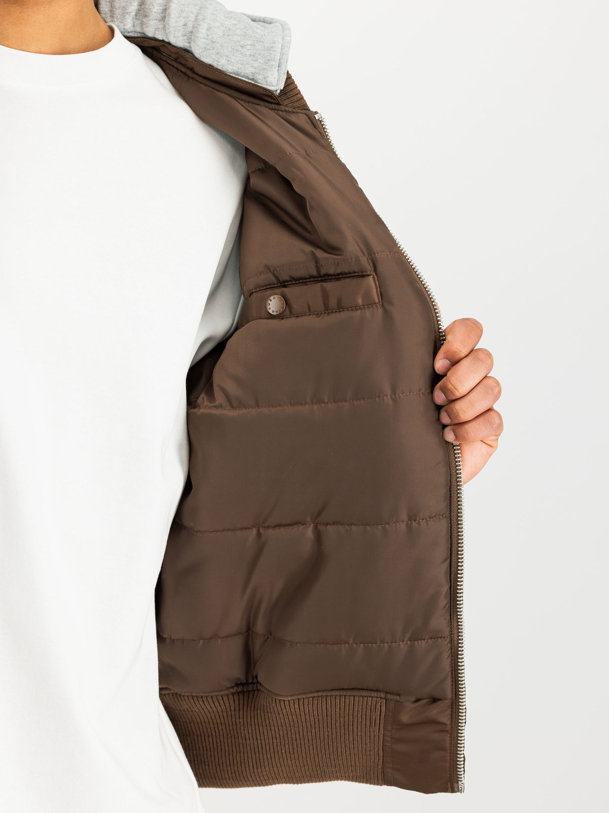 Alpha Industries – MA-1 Zip Hood Backprint Bomber Jacket – Powder Brown