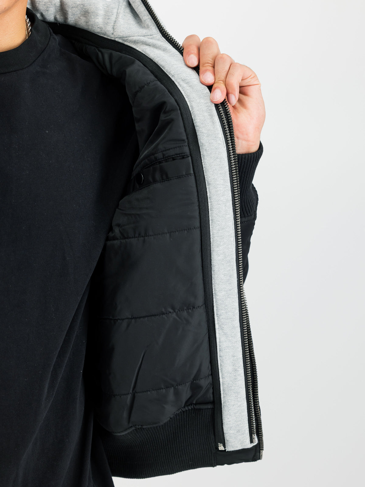 Alpha Industries – MA-1 D-Tec Sleeve Embroidery Bomber Jacket – Black/Grey