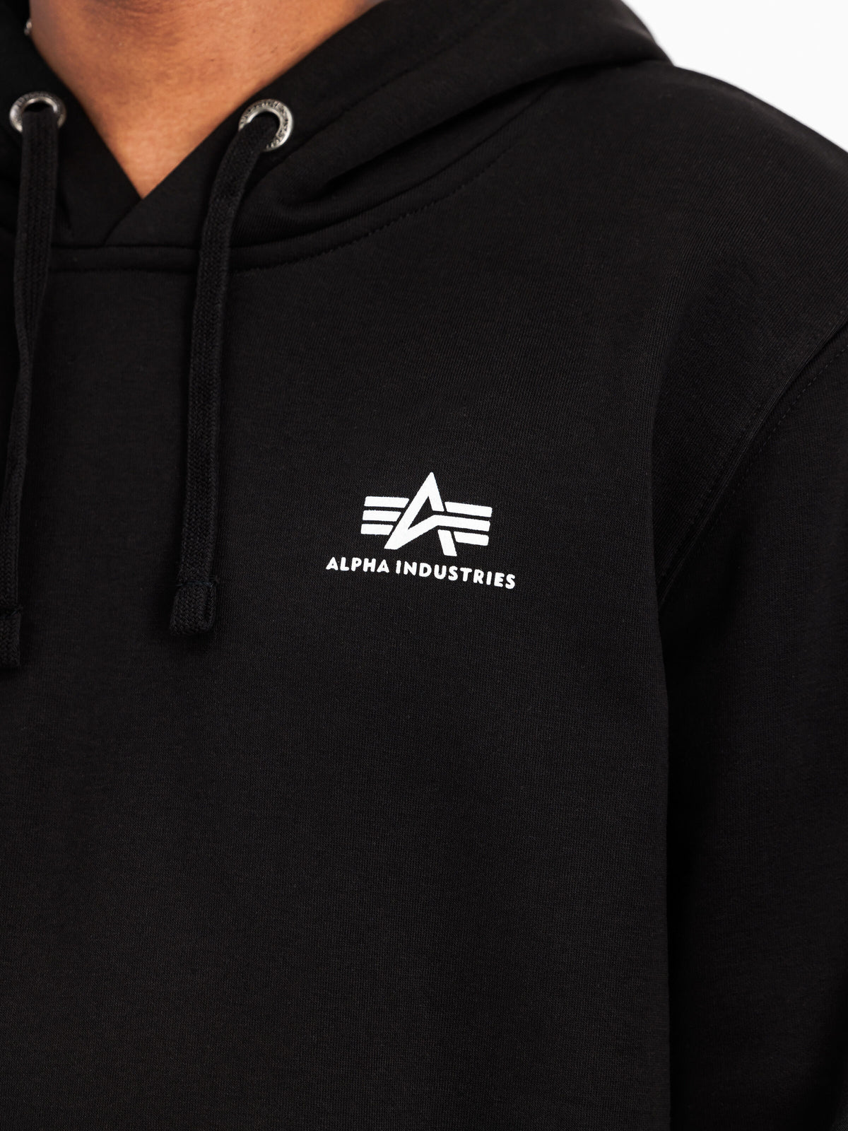 Alpha Industries – Basic Small Logo Hoodie – Black