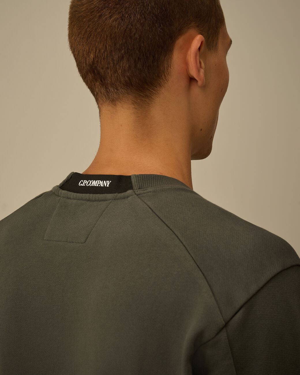 Diagonal Raised Fleece Crewneck Lens Sweatshirt CP Company® AW25 - Dark Shadow