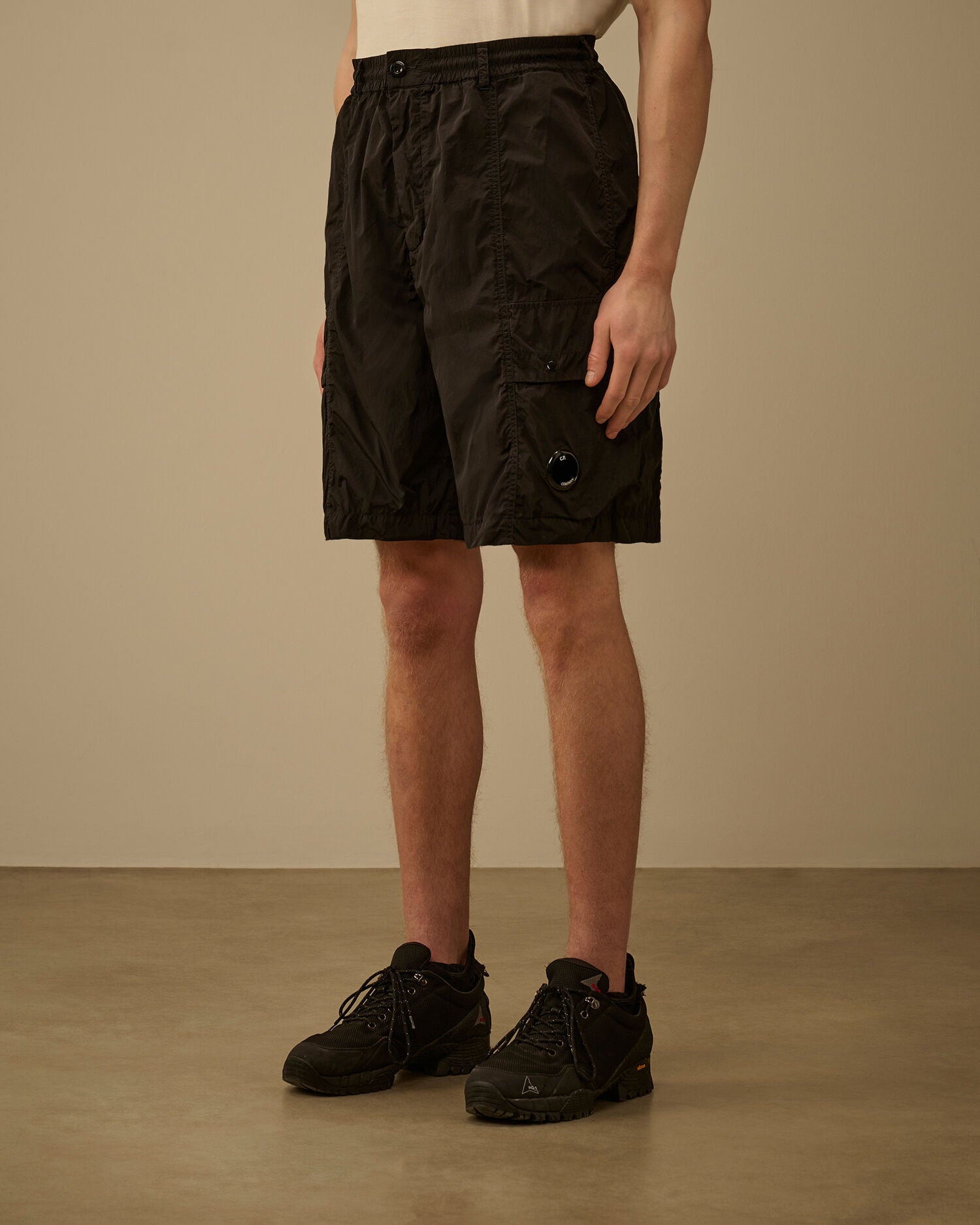 Chrome-R Lens Boxy Cargo Shorts C.P. Company - Black