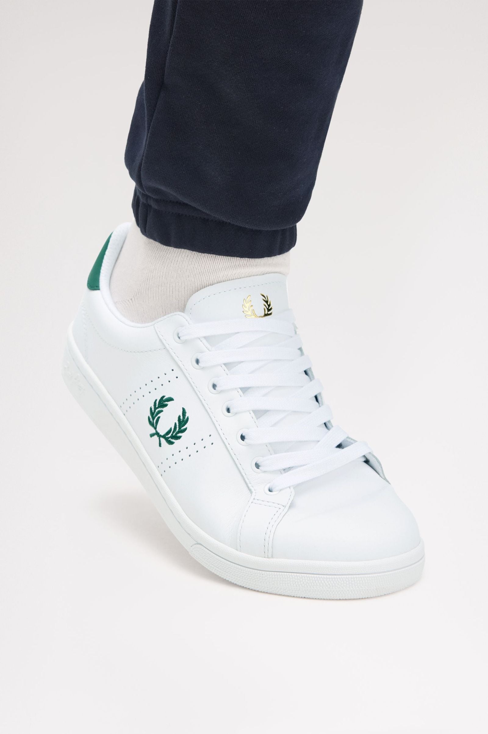 B721 Leather Fred Perry AW25 - White
