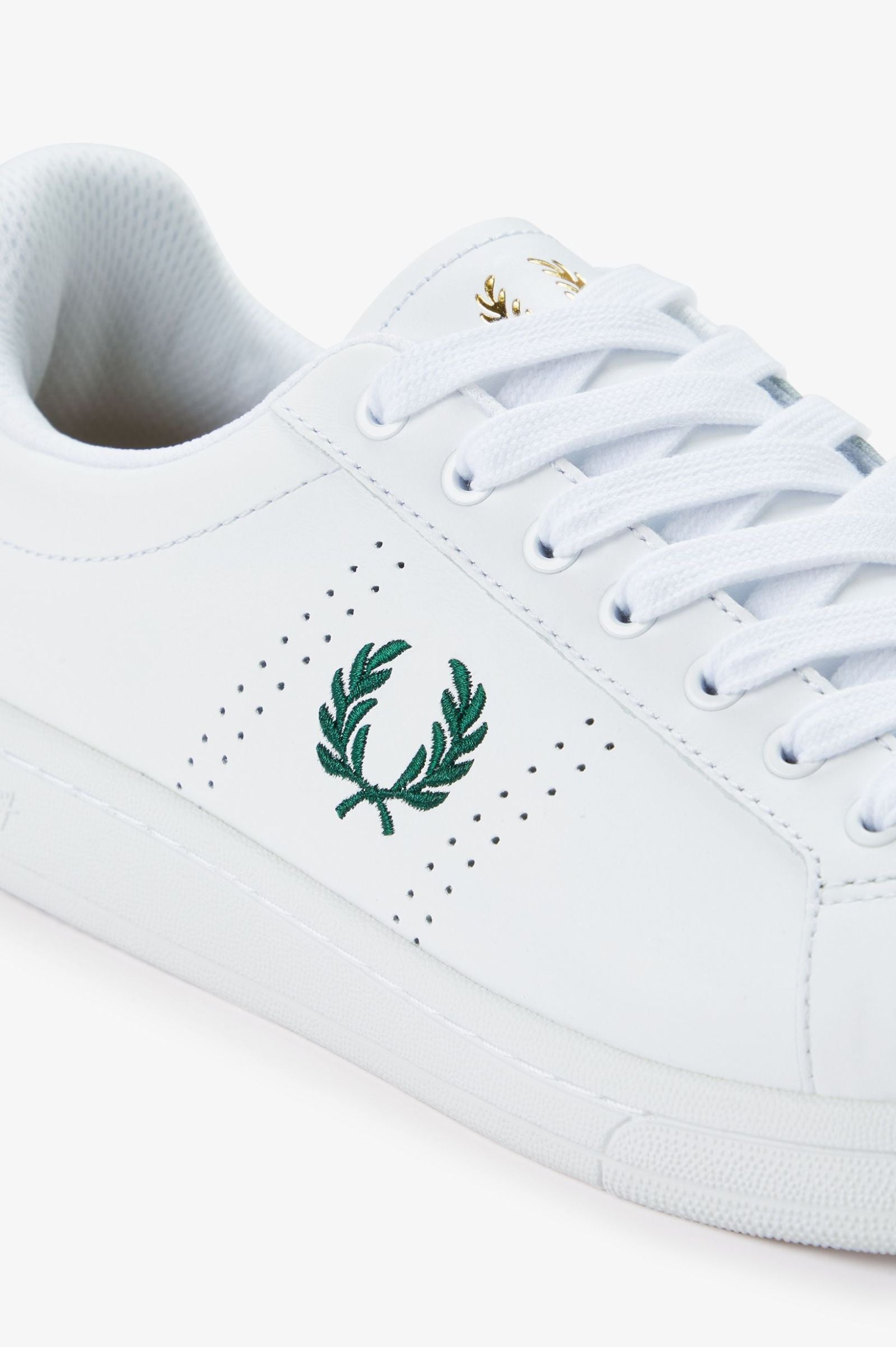 B721 Leather Fred Perry AW25 - White