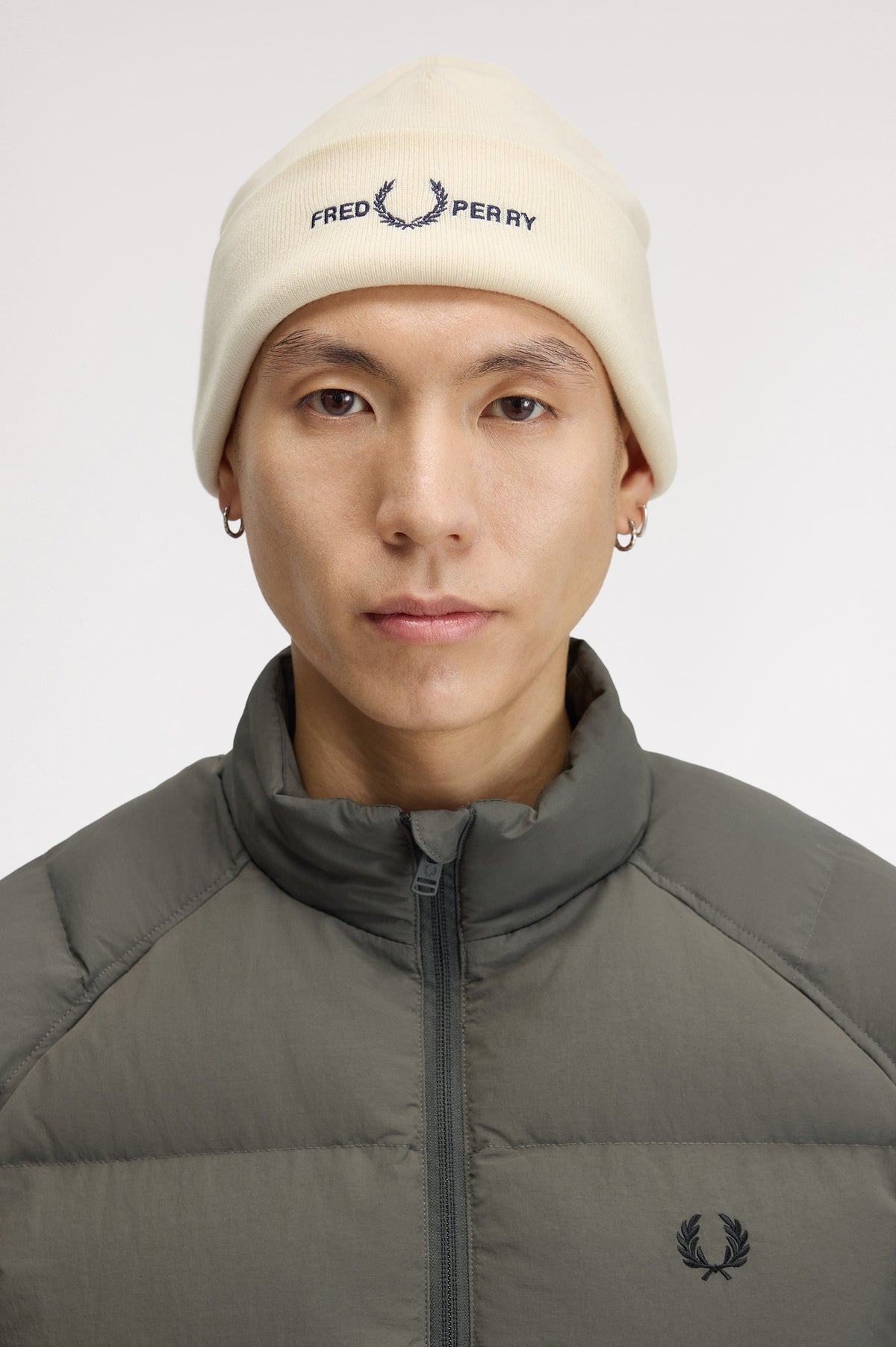 Fred Perry Graphic Beanie Ecru/Dark Airforce