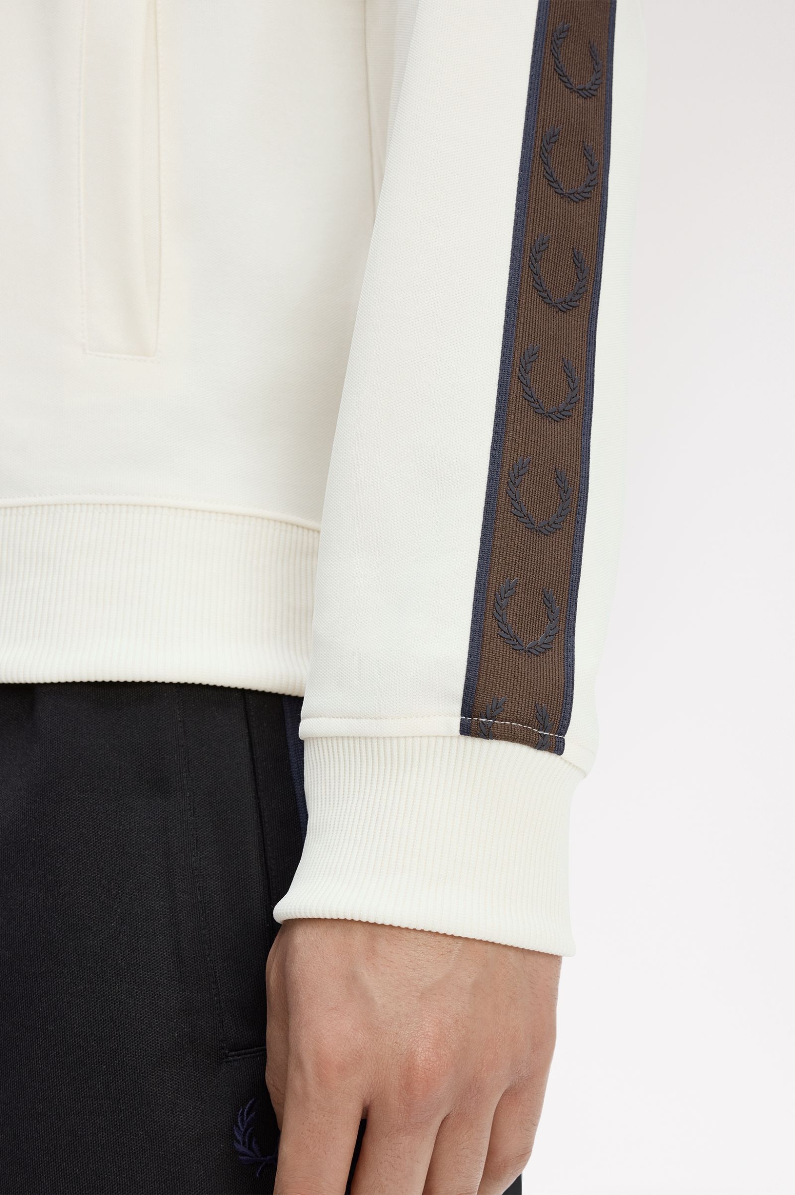 Contrast Tape Track Jacket Fred Perry AW25 - Ecru / Burnt Tobacco