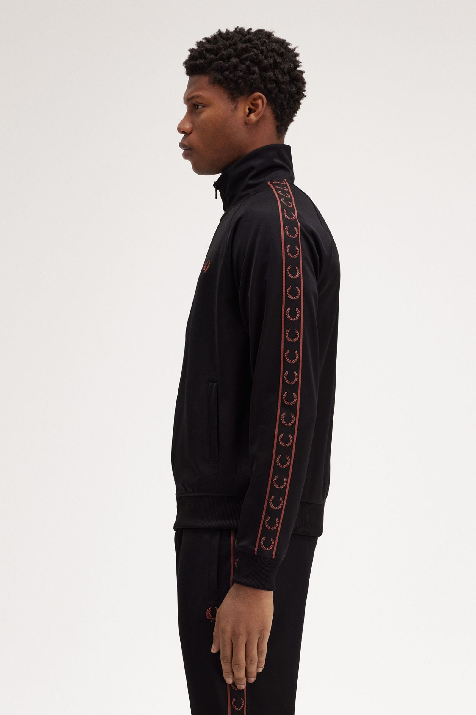 FP Contrast Tape Track Jacket Fred Perry - Black / Whisky Brown