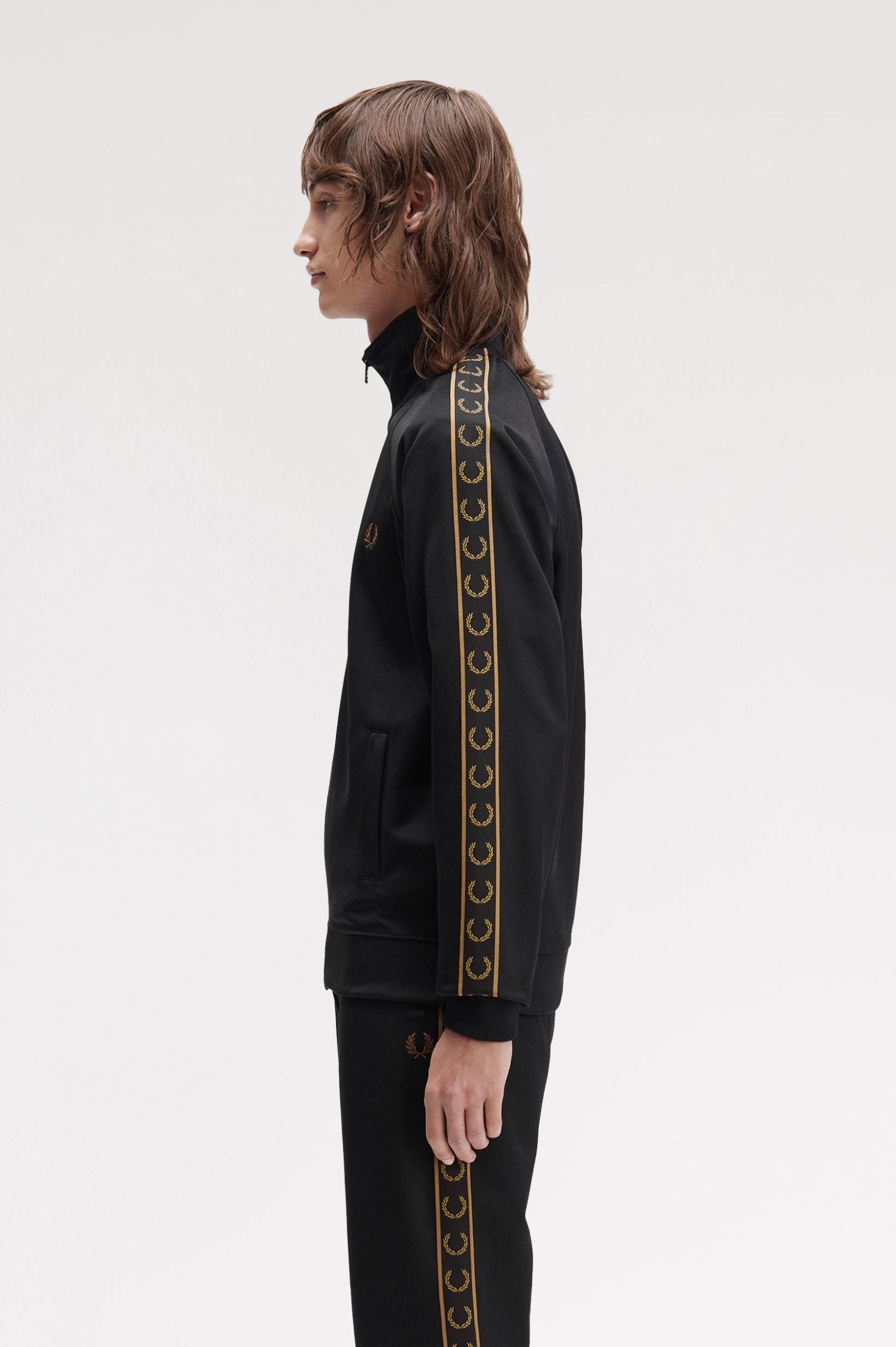 Contrast Tape Track Jacket Fred Perry AW25 - Black / Shaded Stone