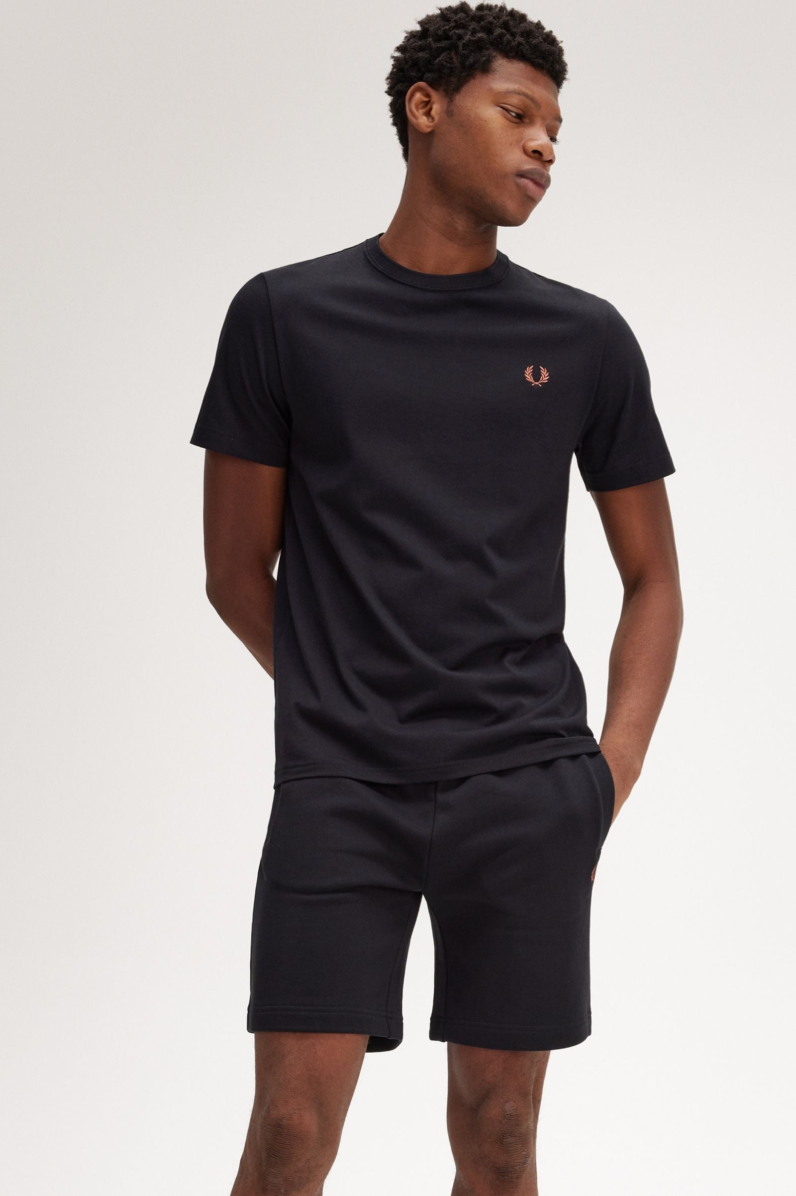 FP Crew Neck T-Shirt Fred Perry - Black / Whisky Brown