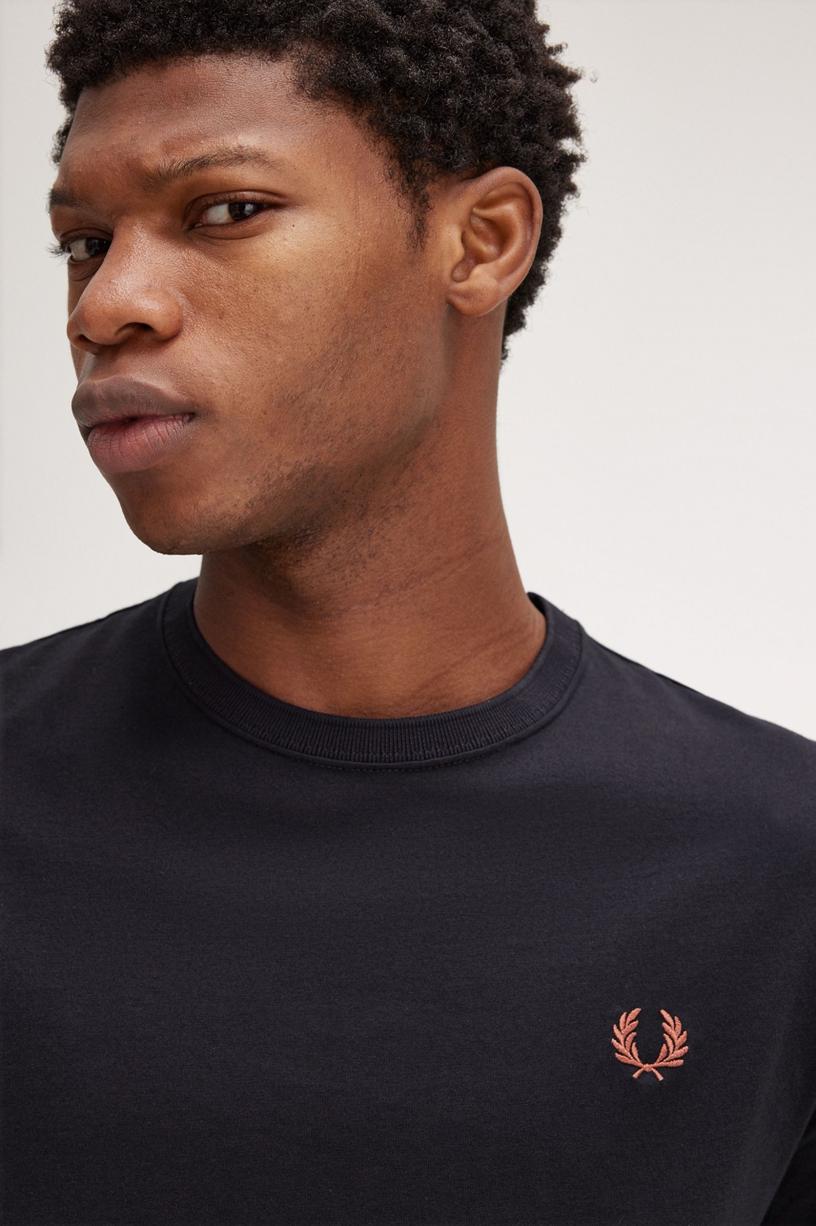 FP Crew Neck T-Shirt Fred Perry - Black / Whisky Brown