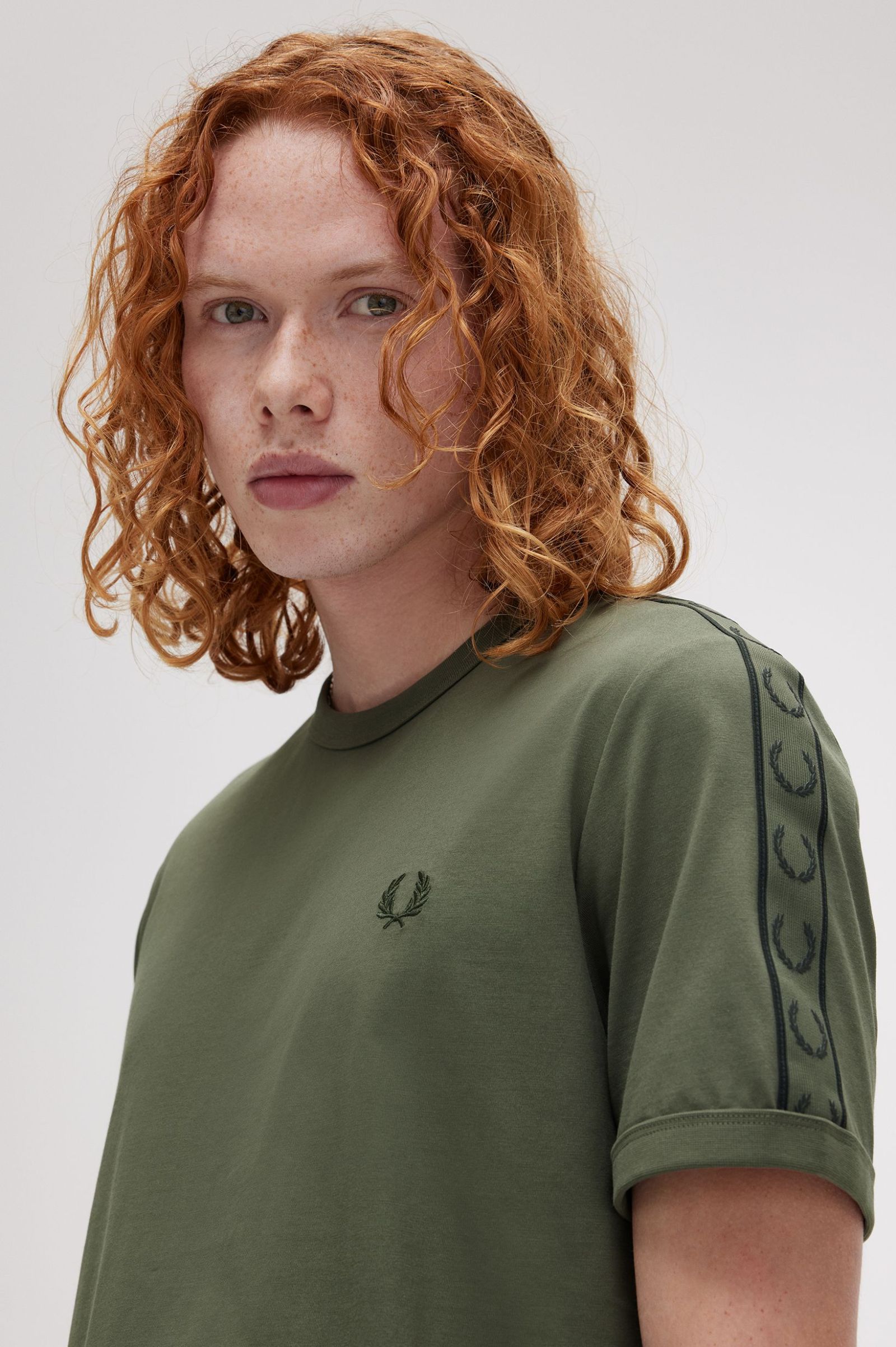 FP Contrast Tape Ringer T-Shirt Fred Perry - Laurel Wreath Green / Night Green