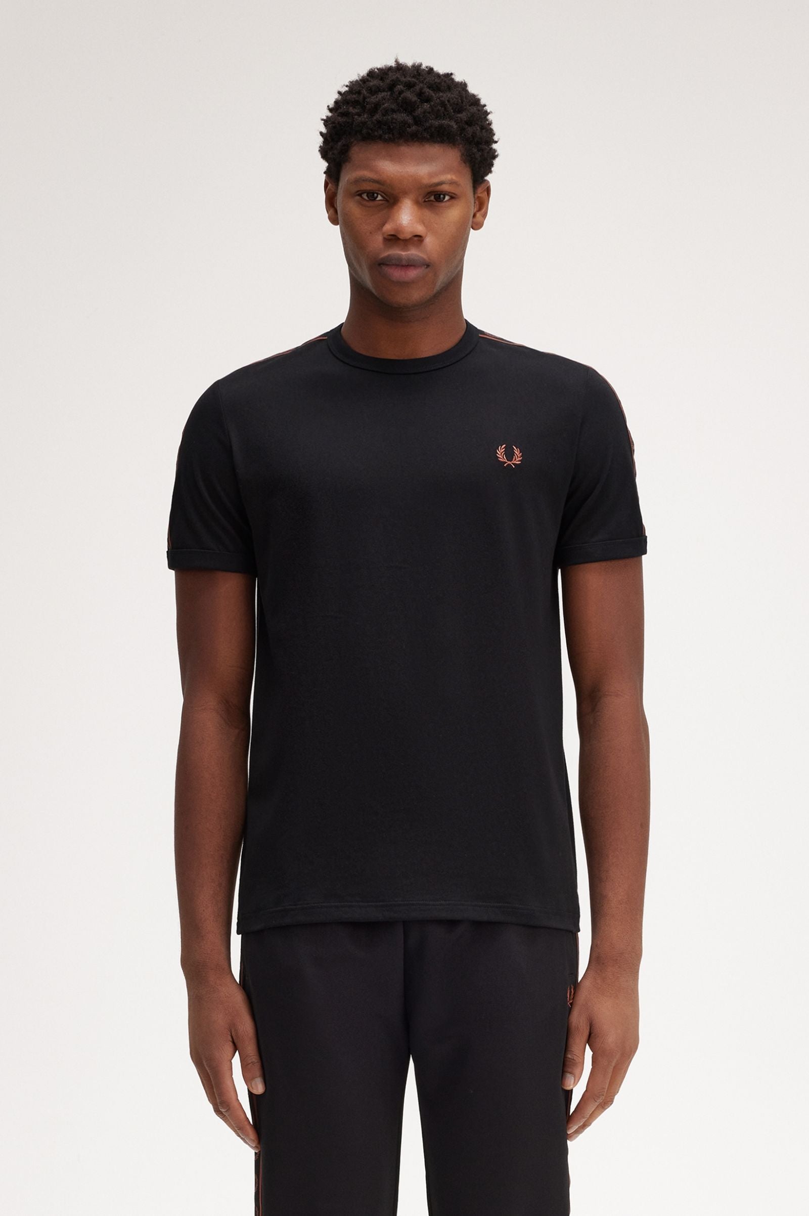 FP Contrast Tape Ringer T-Shirt Fred Perry - Black / Whisky Brown