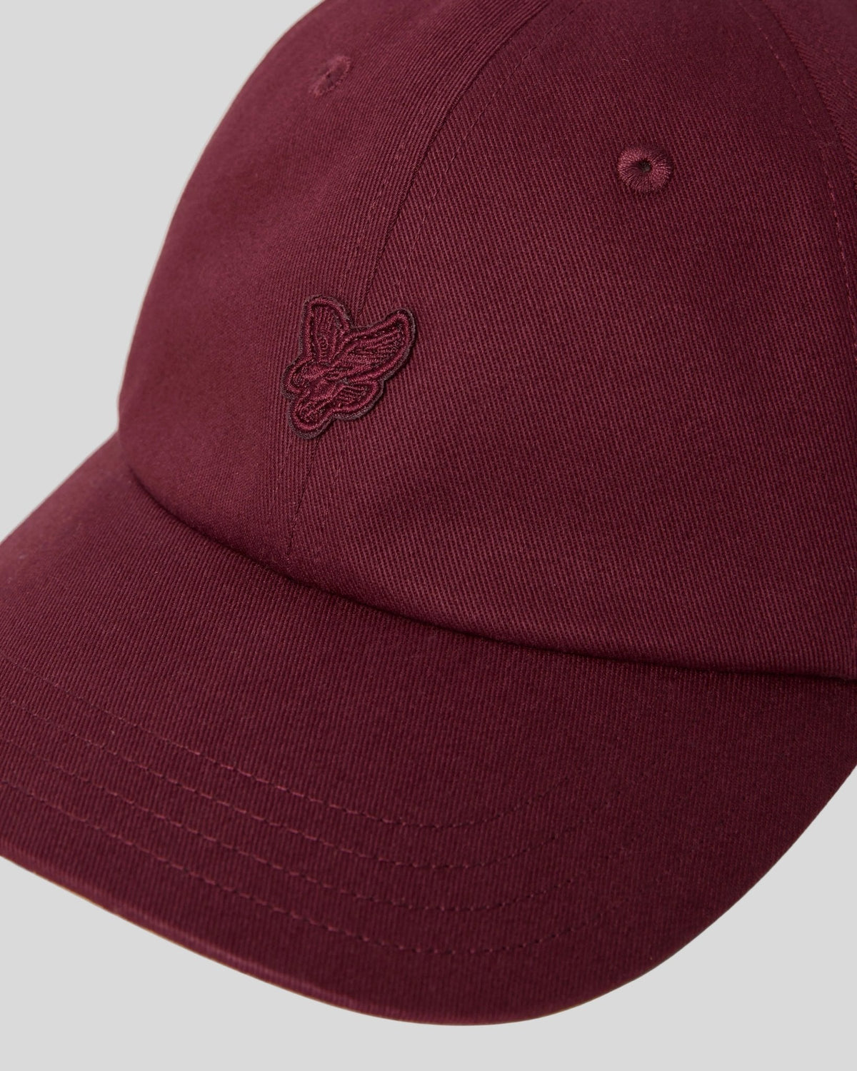 Lyle & Scott – Tonal Eagle Baseball Cap – Fairway Burgundy