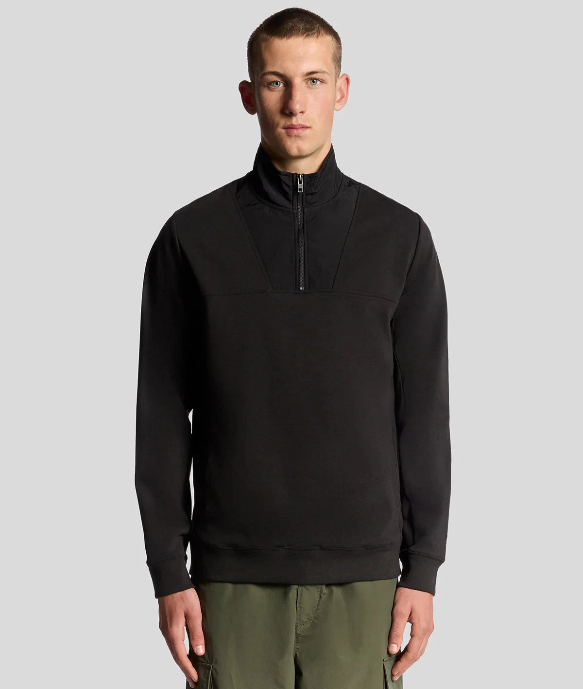 Panelled Hybrid Quarter Zip Lyle & Scott AW25 - Black Ice