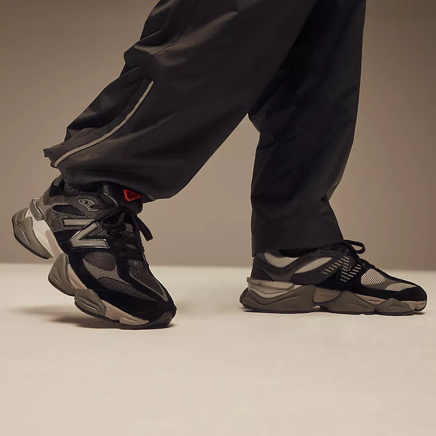 New Balance U 9060 BLK - Leather Black